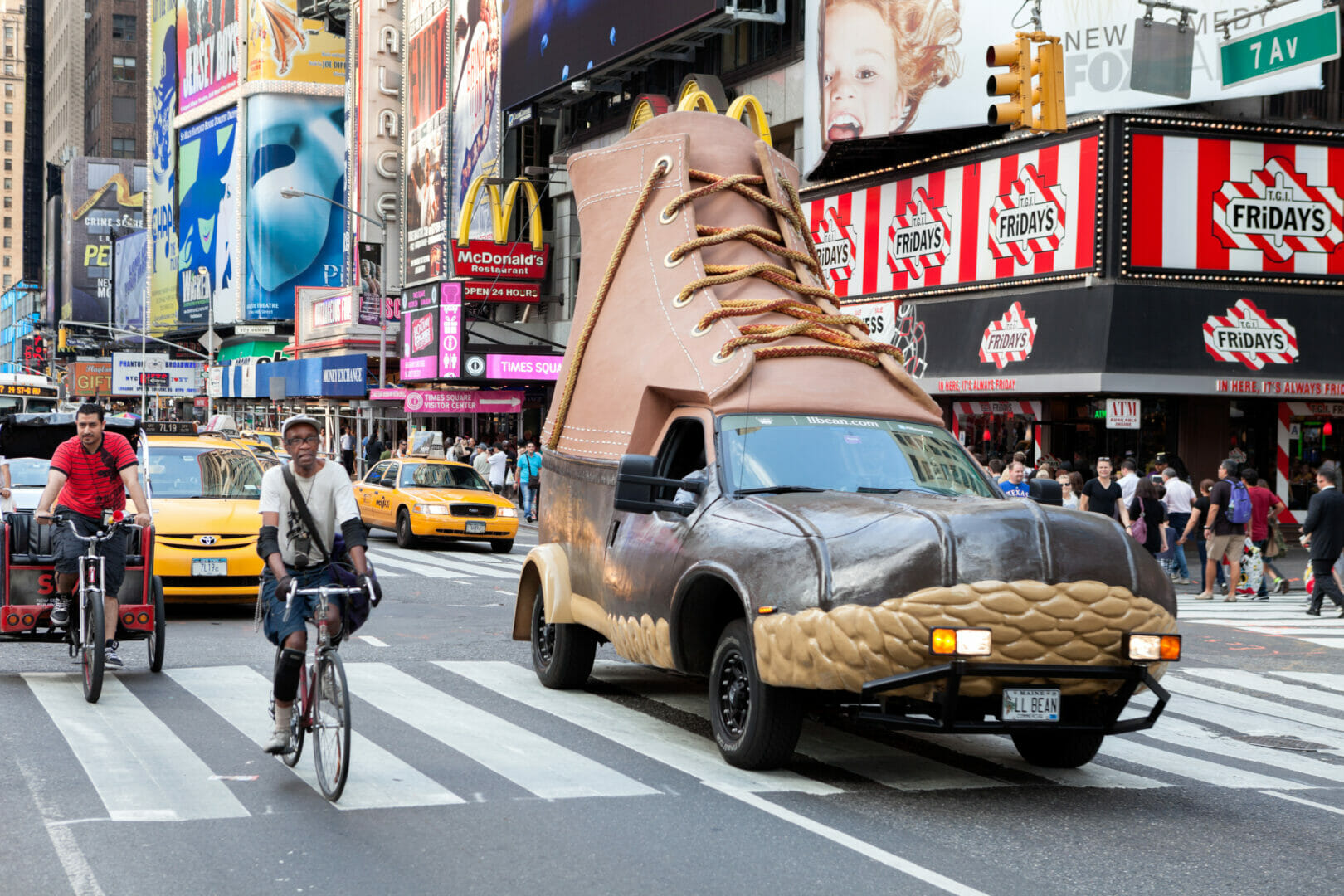 Retail Reads: Experiential Store Design