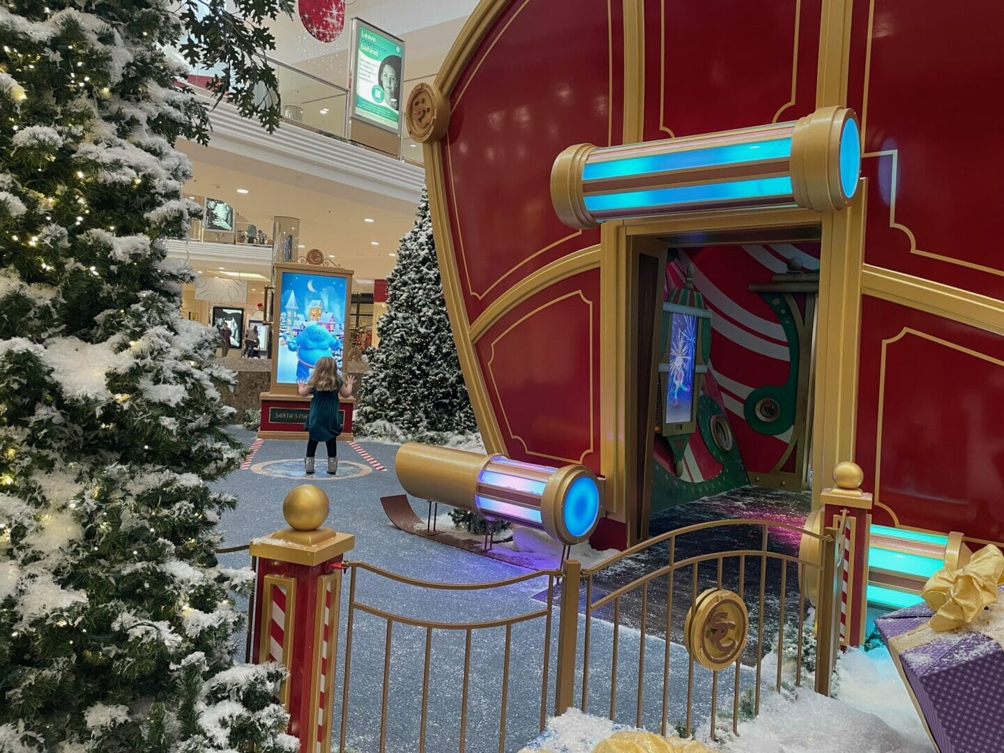 Using Technology to Create Unforgettable Holiday Experiences